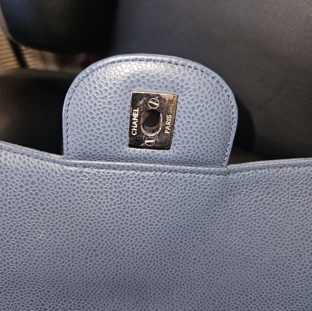 Authentic Chanel Classic Jumbo - Picture 5 of 5